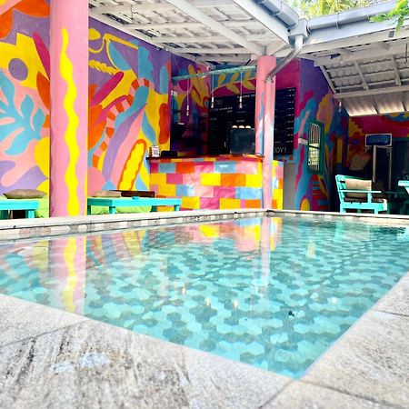 Cycling Backpacker Hostel & Cafe Unawatuna Esterno foto