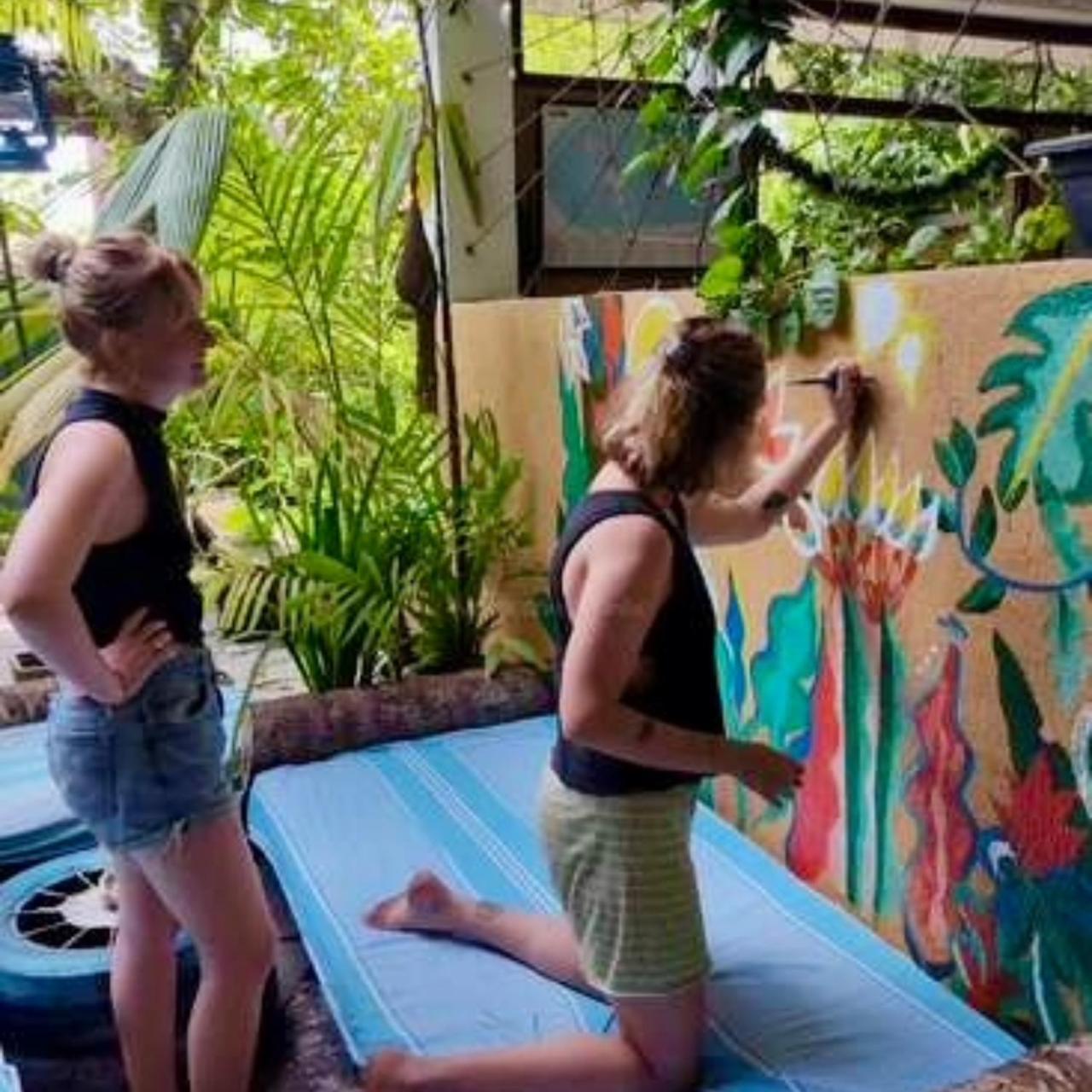 Cycling Backpacker Hostel & Cafe Unawatuna Esterno foto