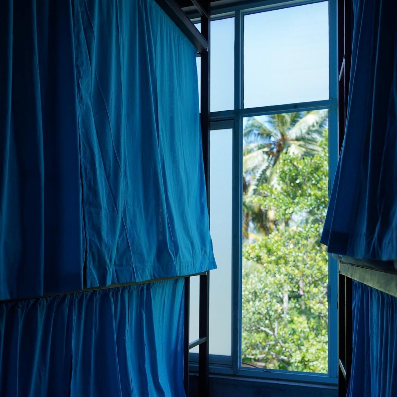 Cycling Backpacker Hostel & Cafe Unawatuna Esterno foto
