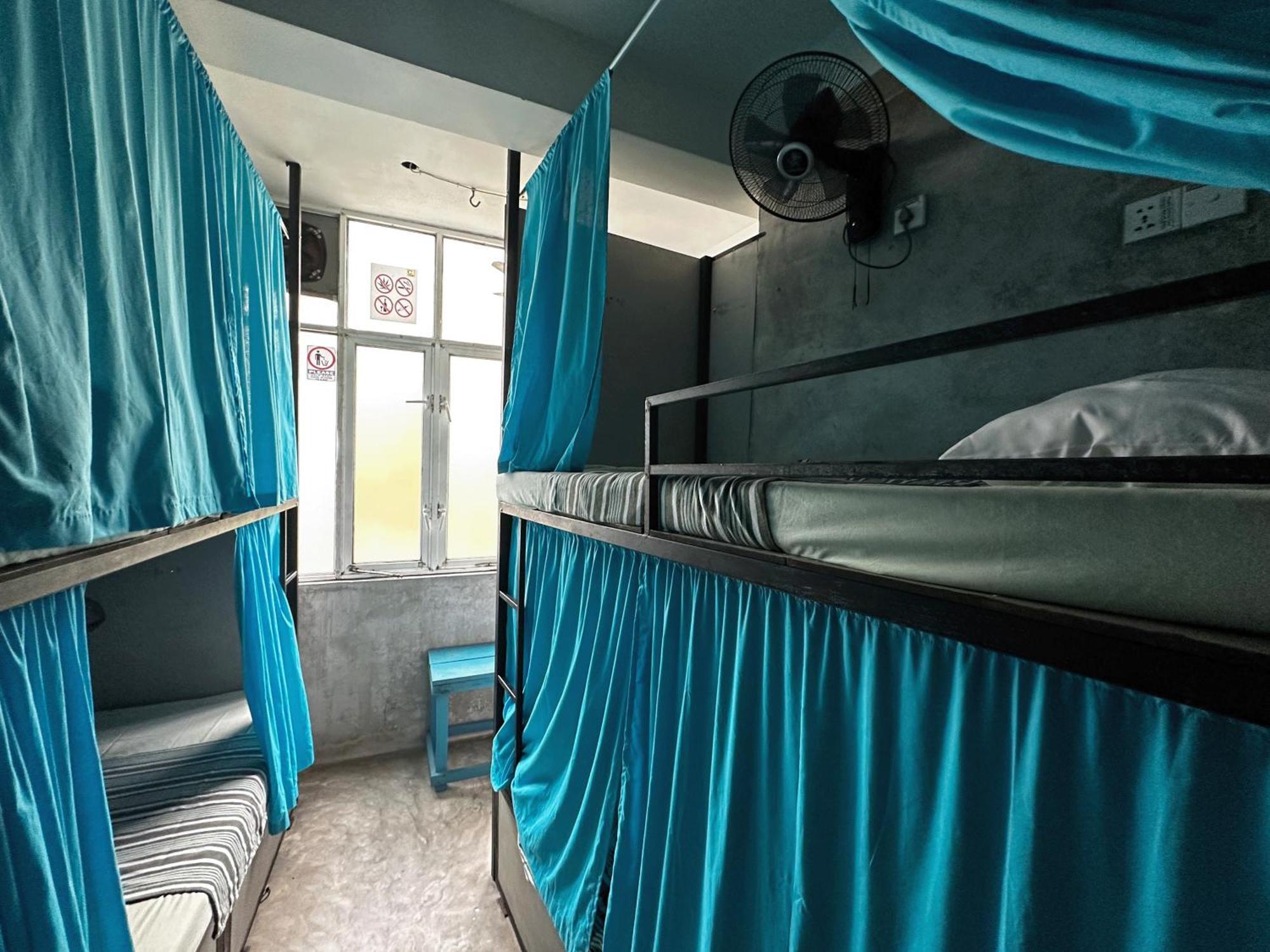 Cycling Backpacker Hostel & Cafe Unawatuna Esterno foto