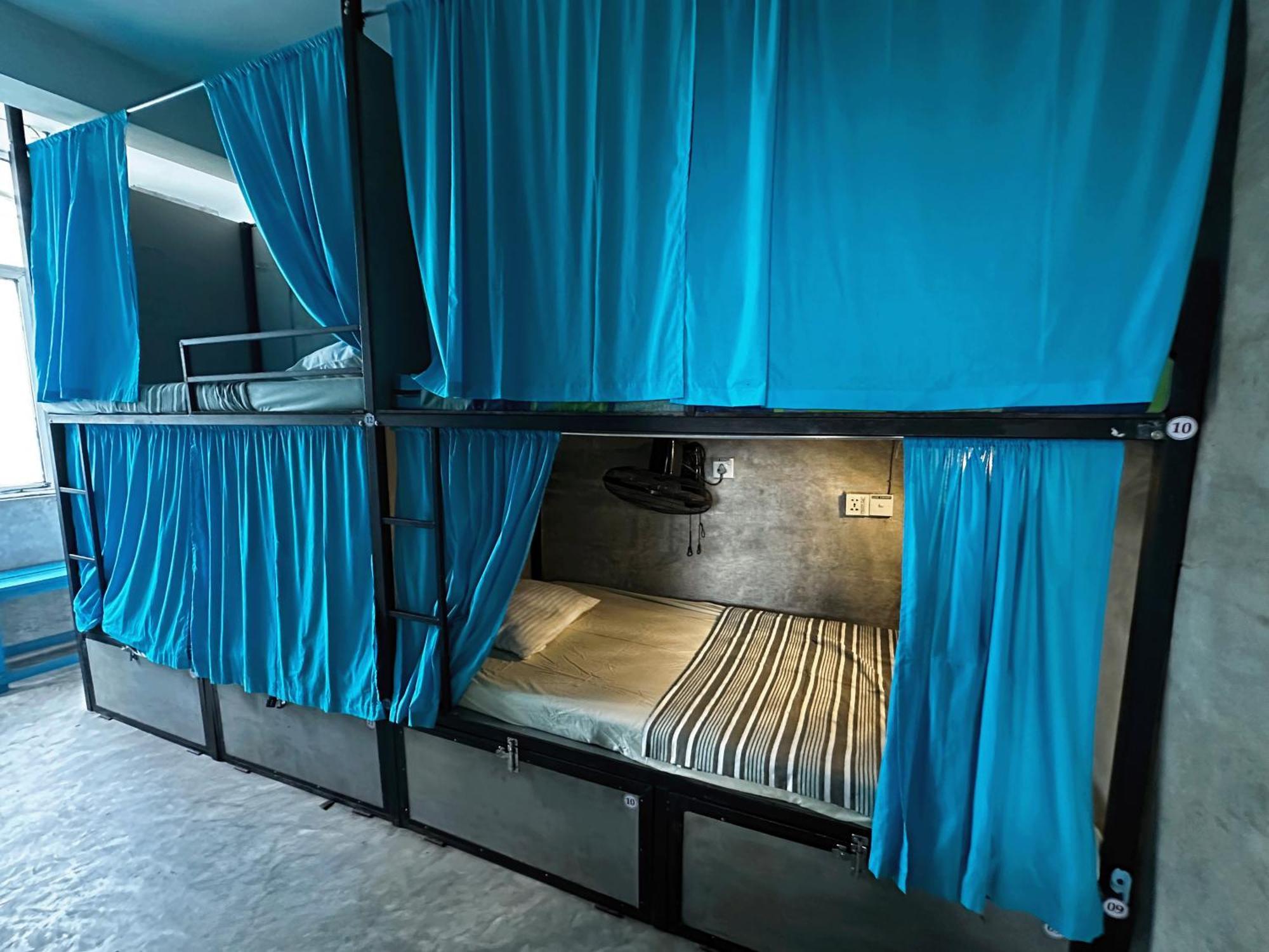 Cycling Backpacker Hostel & Cafe Unawatuna Esterno foto