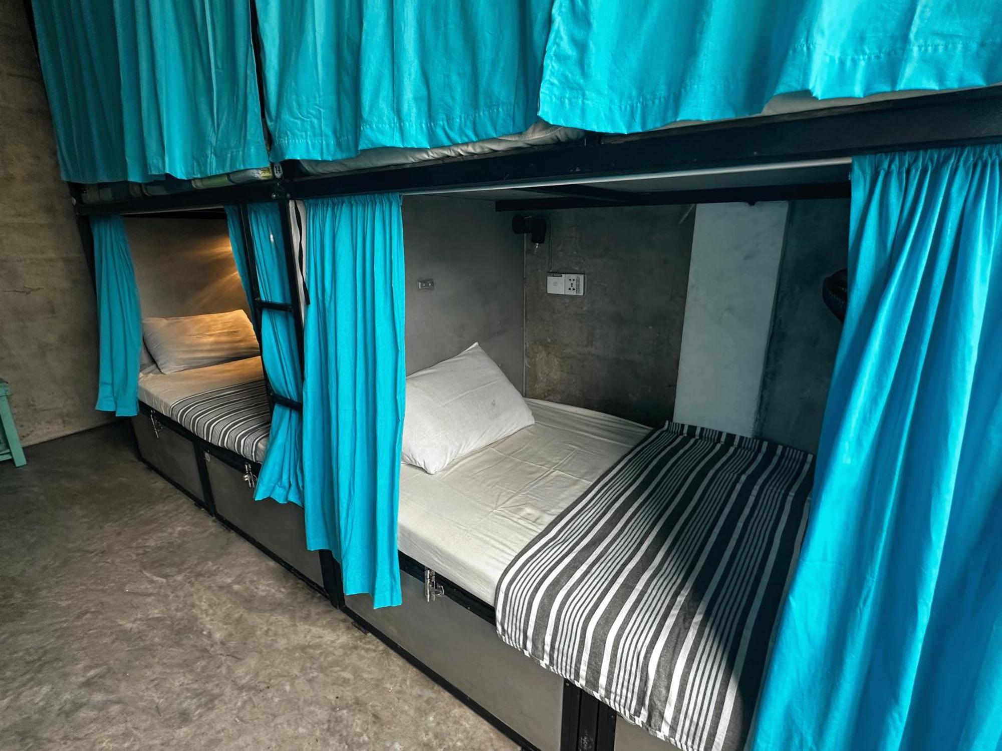 Cycling Backpacker Hostel & Cafe Unawatuna Esterno foto